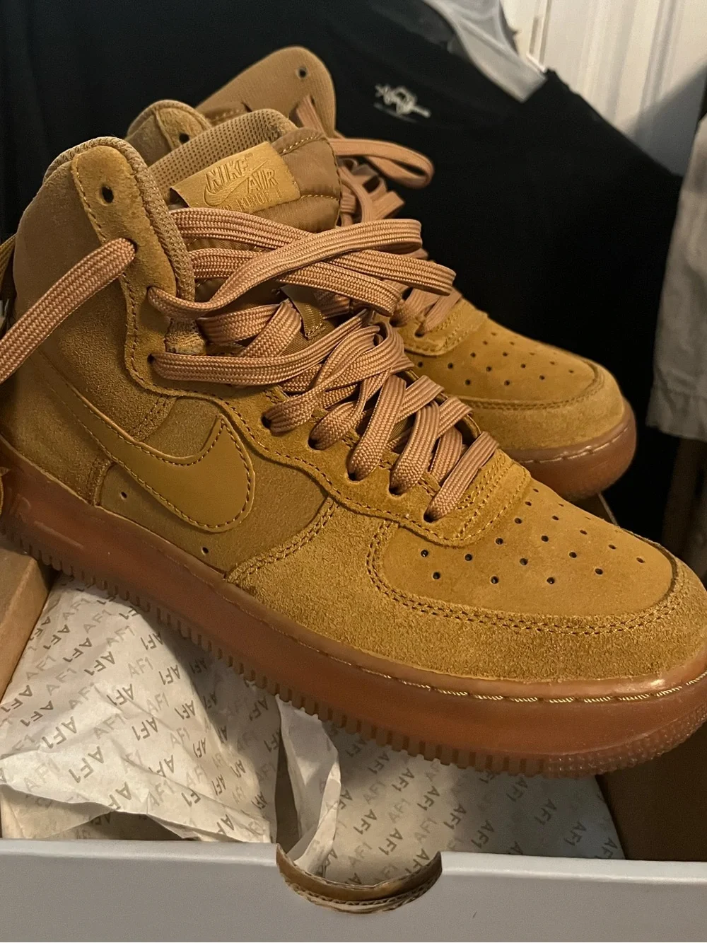 Like New Nike Air Force 1 High LV8 3 (GS) Wheat/Gum Sneakers